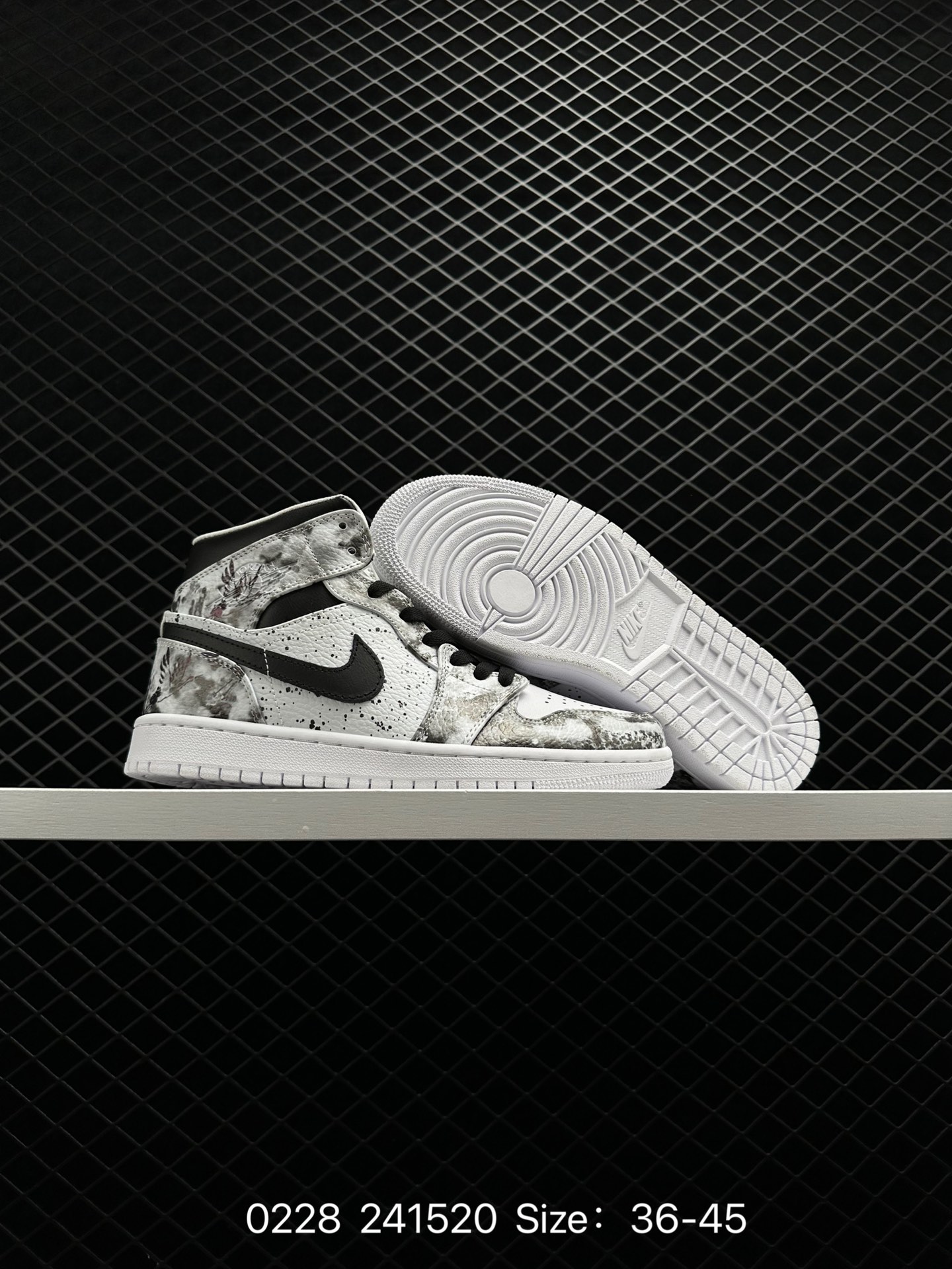 NIKE AIR JORDAN 1 MID AJ1